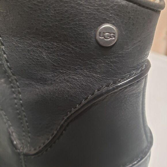 UGG Women’s Black Leather Chunky Heel Round Toe Ankle Boots Size 9 PO Good - Picture 3 of 11